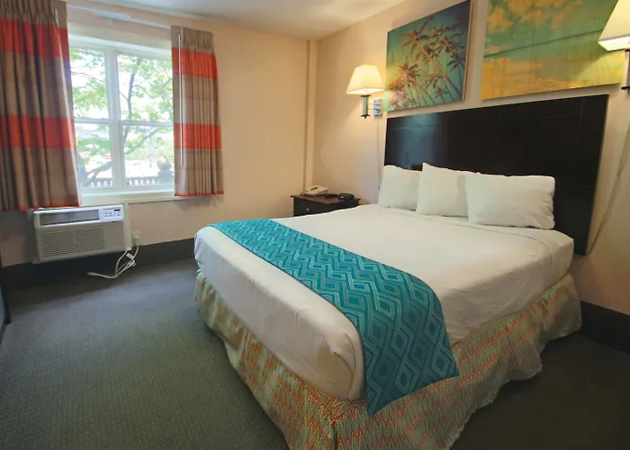Plim Plaza Hotel 2*