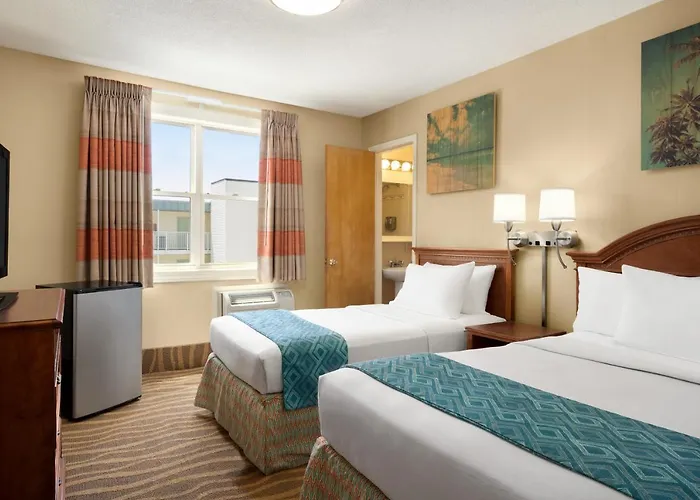 Plim Plaza Hotel 2*